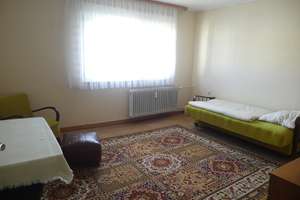 Renovierungsbedürftiges Zweifamilienhaus mit Pool – viel Potenzial zur individuellen Gestaltung! – Die vollständige Adresse der Immobilie erhältst du vom Anbieter., 64658 Fürth – Vorschaubild 4