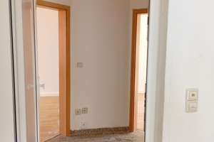 Helle 3-Zimmer Wohnung mit Balkon im 3. OG in Stuttgart-Bad Cannstatt – Reichenbachstr. 20, 70372 Veielbrunnen, Stuttgart – Vorschaubild 3