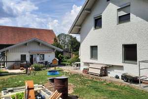 Bei Thyrnau - Zweifamilienhaus mit 10 KW PV-Anlage für nur € 365.000,-- – Die vollständige Adresse der Immobilie erhältst du vom Anbieter., 94136 Thyrnau – Vorschaubild 2