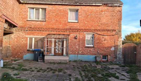 Bild von Ein Familien Haus  mit Garage und Großen Lager