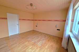 Bungalow mit Einliegerwohnung, barrierefrei, Einfamilienhaus \ Wohnen und arbeiten unter einem Dach – Schulstraße 12, 71111 Böblingen (Kreis) – Vorschaubild 11