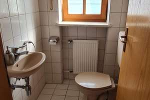 ... gepflegte DHH mit 6 Zimmer auf 140m² Wfl. in ruhiger Lage ... – Die vollständige Adresse der Immobilie erhältst du vom Anbieter., 84559 Kraiburg am Inn – Vorschaubild 4