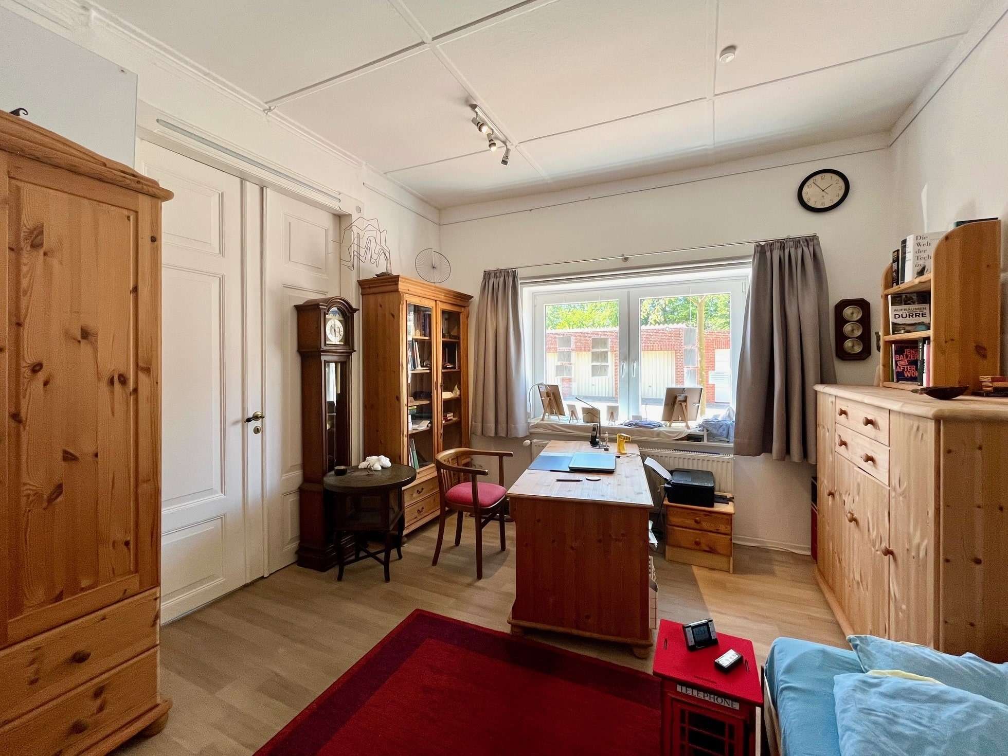 Immobilie in Tönning - Ganz nah an der Eider! Großes Wohnhaus mit Garten, Garage und PKW-Stellplatz  - Bild 2