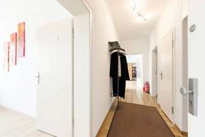 Krefeld-Cracau – Lichtdurchflutete 3-Zimmer-Wohnung mit sonniger Loggia – Die vollständige Adresse der Immobilie erhältst du vom Anbieter., 47798 Cracau, Krefeld – Vorschaubild 2