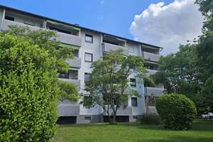 Sofort verfügbare 3-Zimmer-ETW mit Loggia, Garage und Renovierungsbedarf in KA-Neureut