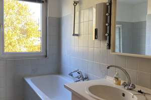 Schöne DG-Wohnung mit Ausblick, EBK & Stellplatz – Möserstraße 34, 45144 Frohnhausen, Essen – Vorschaubild 7
