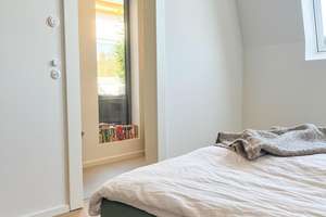 Ruhiges Dachgeschoss mit Terrasse & Kamin. Flexibel nutzbar, provisionsfrei – Corinthstr. 28, 10245 Friedrichshain, Berlin – Vorschaubild 9