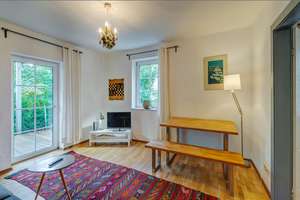 Möbliert: Möblierte Wohnung im Rückgebäude mit großer Terrasse – Die vollständige Adresse der Immobilie erhältst du vom Anbieter., 81827 Waldtrudering, München – Vorschaubild 2