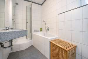Stilvolle 4-Zi.-Altbauwohnung mit Privatgarten am Haigst – 70597 Haigst, Stuttgart – Vorschaubild 13