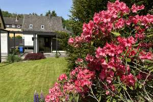 Gemütliches Familienhaus mit großem Garten – Die vollständige Adresse der Immobilie erhältst du vom Anbieter., 65232 Taunusstein – Vorschaubild 3
