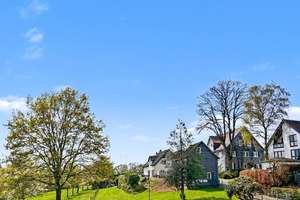 Offenes Wohnkonzept mit Blick ins Grüne! 2-Zimmer-Dachgeschosswohnung in Solingen-Wald – Die vollständige Adresse der Immobilie erhältst du vom Anbieter., 42655 Wald, Solingen – Vorschaubild 3