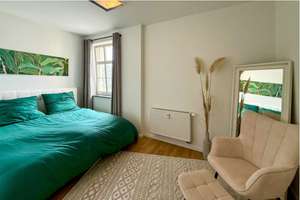 + traumhafte Wohnung + Kaufpreis inkl. Einrichtung + Parkett, Südbalkon, EBK, frisch modernisiert + – Die vollständige Adresse der Immobilie erhältst du vom Anbieter., 9224 Grüna, Chemnitz – Vorschaubild 3