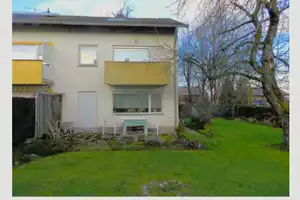 Reiheneckhaus m. Garten & Garage - Teilungsversteigerung 01.10.2025 - 526.000 € - 121 m² - 5 Zi. – Kampenwandstraße 27, 83620 Rosenheim (Kreis) – Vorschaubild 2