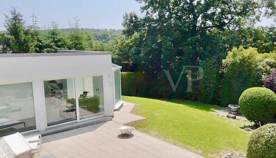 Bild von VON POLL - FRIEDRICHSDORF: Exklusive Bauhaus-Villa - Wohnen und Arbeiten mit Blick auf den Hardtwald