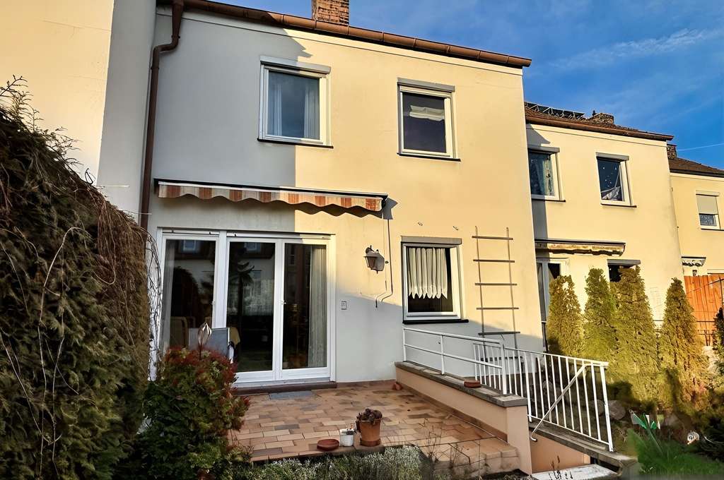 Immobilie in Schwebheim - "zwischendrin" wohnen - rundum wohlfühlen!!!  - Bild 2