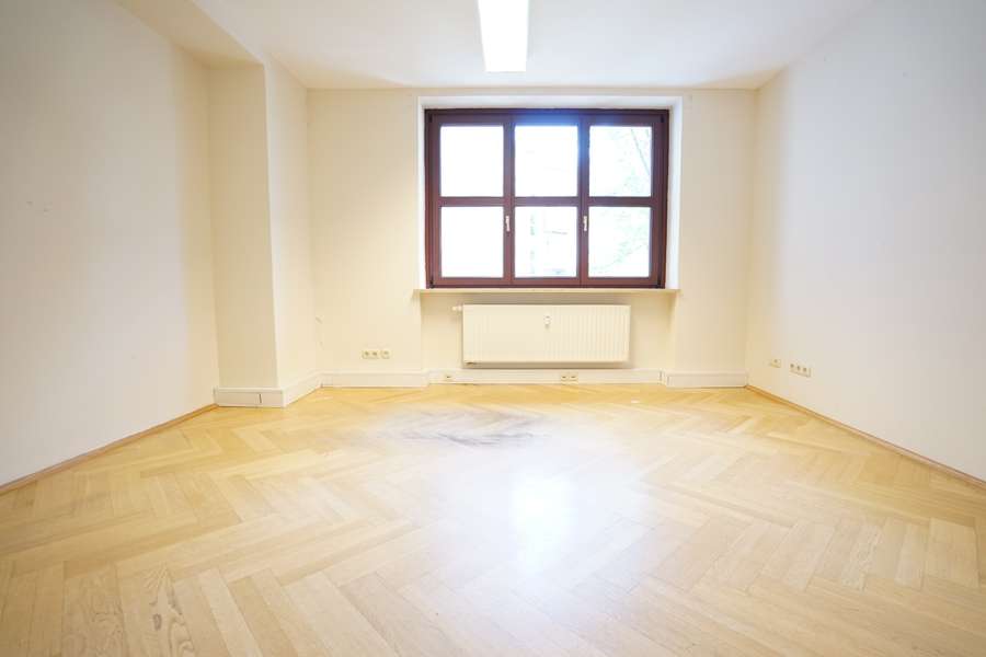 Büro 4