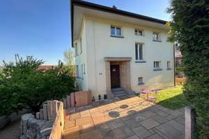 Freistehendes 2 Familienhaus  auf 1061 qm Baugrundstück