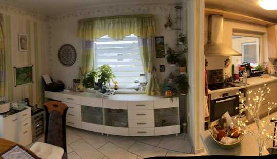 Bild von Einfamilienhaus mit Herz sucht Familie mit Kindern