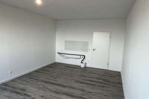 Blick über Köln - Charmante 1-Zimmer Wohnung in Köln-Neuehrenfeld - Hochpreisig vermietet - KGV 26 – Graeffstraße 1, 50823 Neuehrenfeld, Köln – Vorschaubild 3