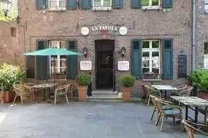 Renommierte Gastronomie mit 131 m² Einliegerwohnung – Eligiusplatz 10, 41751 Viersen (Kreis) – Vorschaubild 1