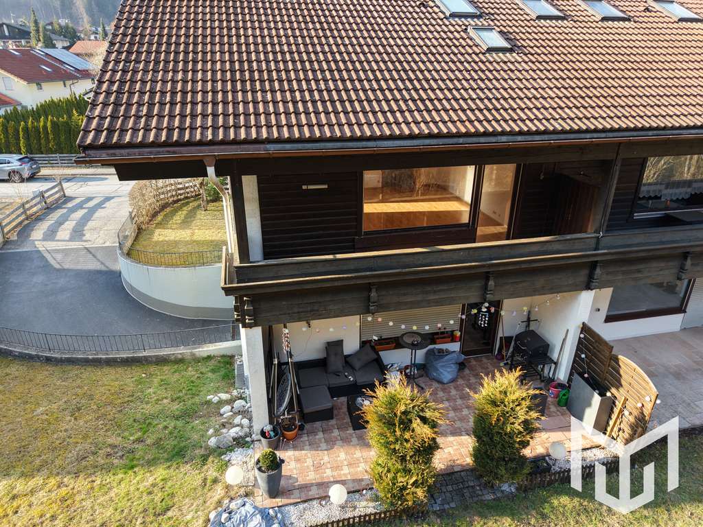 Immobilie in Kiefersfelden - Wohntraum in Kiefersfelden – lichtdurchflutet und direkt am Kieferbach - Bild 1