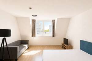 Großzügig möbliertes 2-Zimmer-Apartment in Potsdam - Einheit im 5. Obergeschoss