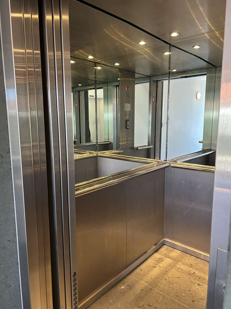 Immobilie in Pullach im Isartal - Großzügige 4-Zimmer-Wohnung mit Balkon und Loggia in Südausrichtung! - Bild 3