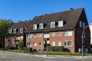 Grundstück mit zwei Mehrfamilienhäusern bei Niendorf Markt