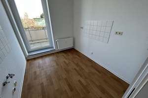 Gemütliche 3-Zimmer-Wohnung im Erdgeschoss mit Balkon! – Otto-Richter-Straße 10, 39116 Sudenburg, Magdeburg – Vorschaubild 3