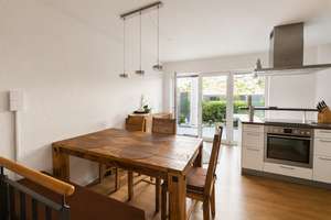 Moderne Maisonette mit Garten, EBK & Tiefgarage