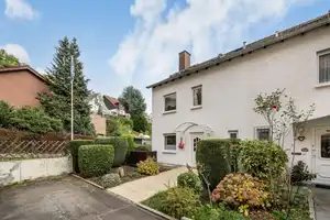 Reihenendhaus in ruhiger Lage mit traumhaftem Ausblick! – Main-Taunus-Kreis – Vorschaubild 3