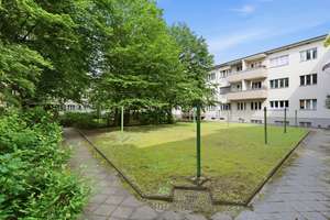 Modernized 3-room top-floor Altbau apartment with balcony and EBK near lake Tegel – Gorkistraße 36b, 13509 Tegel, Berlin – Vorschaubild 9