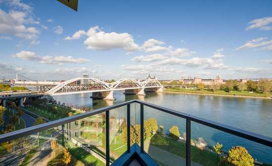 2-Zimmer-Penthouse mit direktem Rheinblick – Exklusivität in ihrer schönsten Form