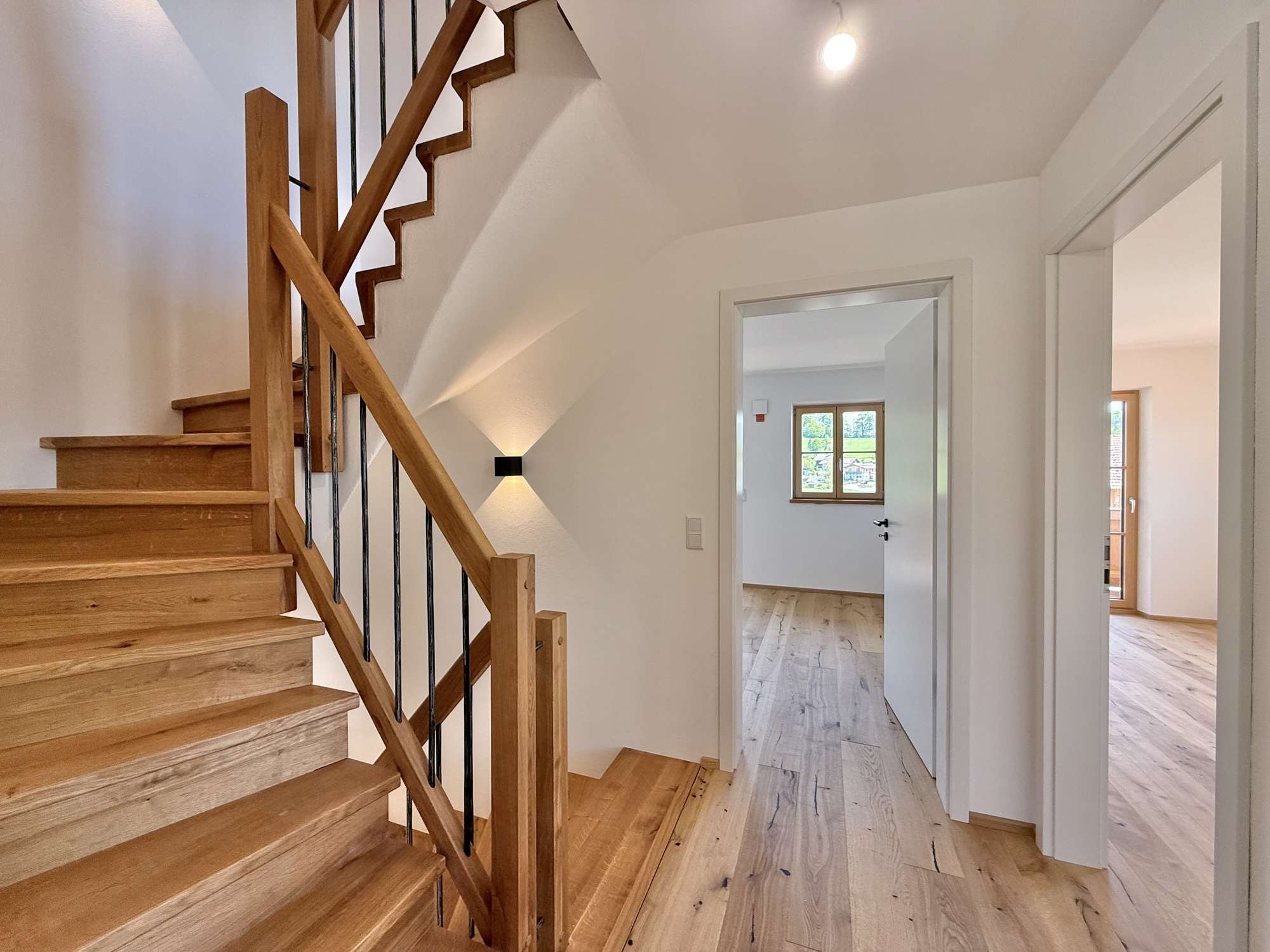 Immobilie in Dietramszell - Nachhaltige Niedrigenergie-DHH im Grünen! - Bild 1