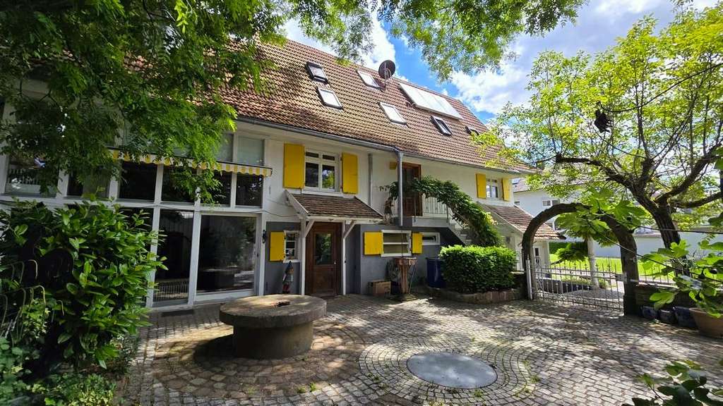 Immobilie in Ortenberg - Ein charmantes Anwesen mit 3 Wohneinheiten - für die große Familie im beliebten Ortenberg*** - Bild 3