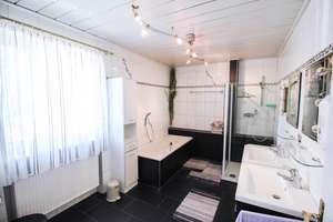 Großzügiges Wohnen in ruhiger Lage – Einfamilienhaus mit viel Platz und Komfort – Die vollständige Adresse der Immobilie erhältst du vom Anbieter., 84107 Weihmichl – Vorschaubild 6