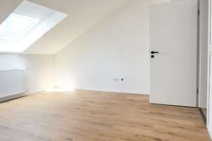 3-Zimmer DG Wohnung in Kirchheim unter Teck/Jesingen – Die vollständige Adresse der Immobilie erhältst du vom Anbieter., 73230 Kirchheim unter Teck – Vorschaubild 4