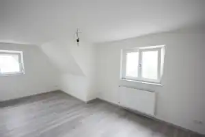 Renovierte kl. Doppelhaushälfte mit großem, gepflegtem Garten, Garage und Gartenhaus! – Kirschenweg 0, 86169 Augsburg – Vorschaubild 10