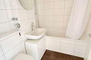 Lichtdurchflutete 3-Zimmer-Wohnung mit Balkon und Einbauküche – Flaschenträgerstraße 13, 81927 Englschalking, München – Vorschaubild 9