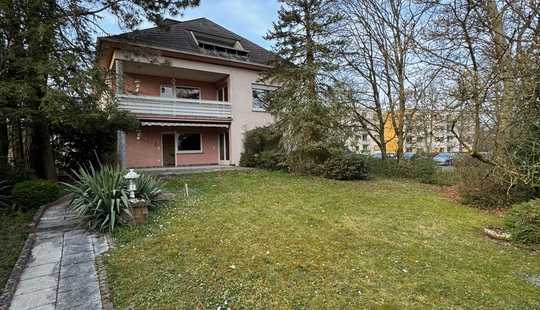 Bild von ** Großzügiges Drei-Familienhaus mit zusätzlichem Baugrundstück in bevorzugter Lage von Wiesbaden **