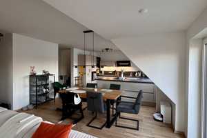 Lichtdurchflutete, neuwertige 4-Zimmer-Wohnung mit Balkon und EBK in Duisburg-Huckingen  – Mündelheimer Straße 25, 47259 Duisburg – Vorschaubild 10