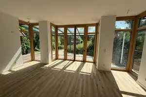 Exklusives Einfamilienhaus mit großem Garten, Teich & hochwertiger Ausstattung in Bielefeld – Bielefeld – Vorschaubild 18