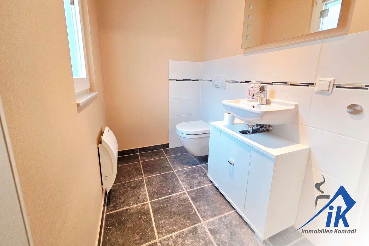 Immobilie in Wiesbach - IK | Wiesbach: Großzügiges Einfamilienhaus mit großem Grundstück und möglicher Einliegerwohnung - Bild 8