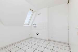 Über den Dächern von Göggingen – großzügige vermietete 3-Zimmer-Wohnung mit Dachterrasse – Die vollständige Adresse der Immobilie erhältst du vom Anbieter., 86199 Göggingen-Nordwest, Augsburg – Vorschaubild 5