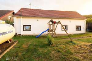 Einfamilienhaus mit Garten, drei Garagen und umfangreichen Modernisierungen – Die vollständige Adresse der Immobilie erhältst du vom Anbieter., 53819 Neunkirchen-Seelscheid – Vorschaubild 2