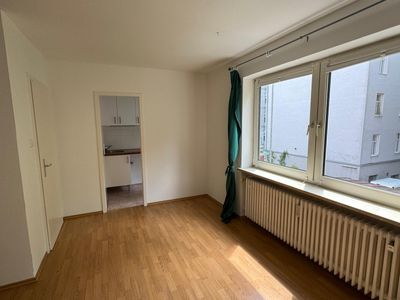 Schöne 1-Zimmer-Wohnung mit Balkon in ruhiger Lage am Hohenzollernplatz