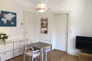 Geschmackvolle 2-Zimmer-Altbauwohnung mit Balkon und Einbauküche in Stuttgart-Süd – Die vollständige Adresse der Immobilie erhältst du vom Anbieter., 70199 Südheim, Stuttgart – Vorschaubild 4