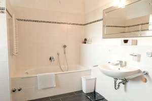 REDUZIERTE MAKLERCOURTAGE !! Luxuriöse Penthousewohnung – Die vollständige Adresse der Immobilie erhältst du vom Anbieter., 65189 Südost, Wiesbaden – Vorschaubild 9