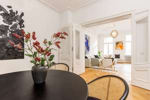 Exklusive Altbauwohnung in beeindruckendem Baujuwel von 1901
