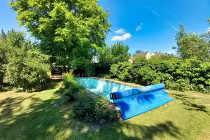 CITYHOUSE: Freistehendes Einfamilienhaus mit großem Grundstück, Außenpool, Sauna, Kamin und Garage – Rheinisch-Bergischer Kreis – Vorschaubild 19